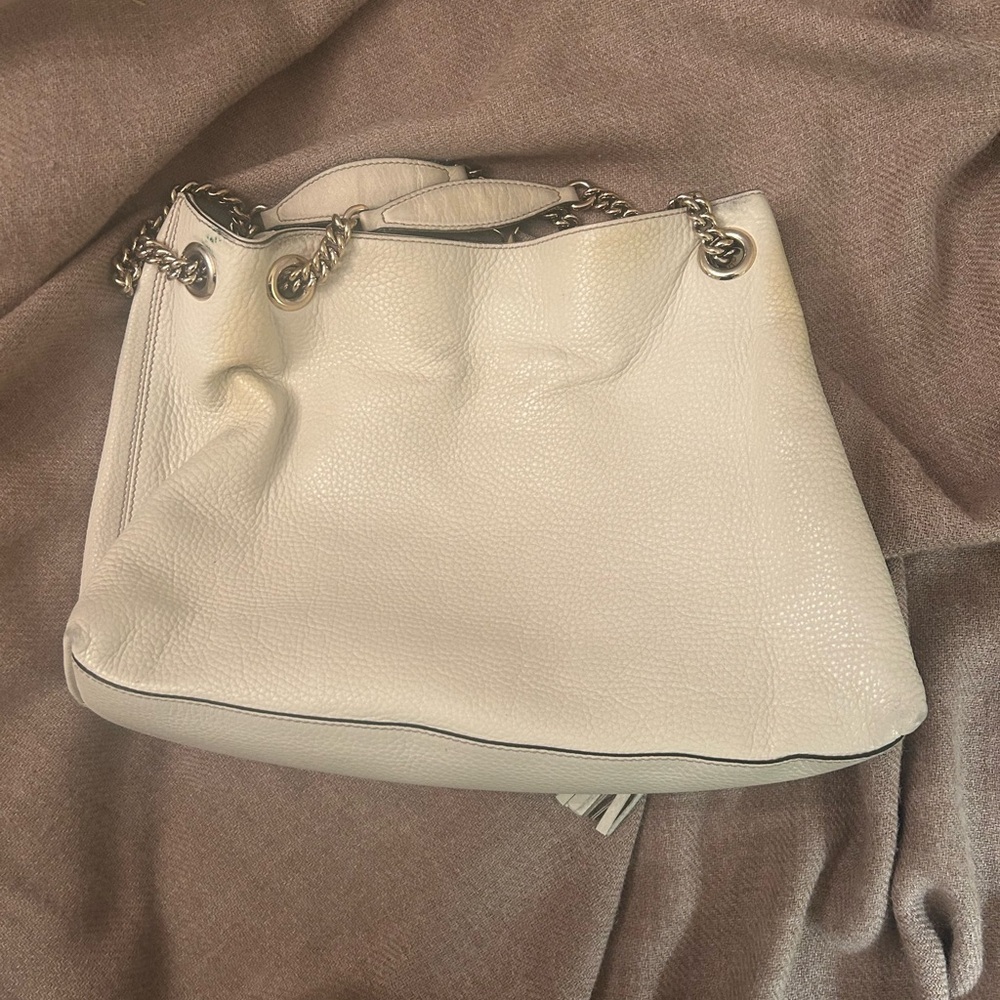 Gucci Soho Leather GG Logo Bag with Gold-Tone Chain Straps - Picture 10 of 16